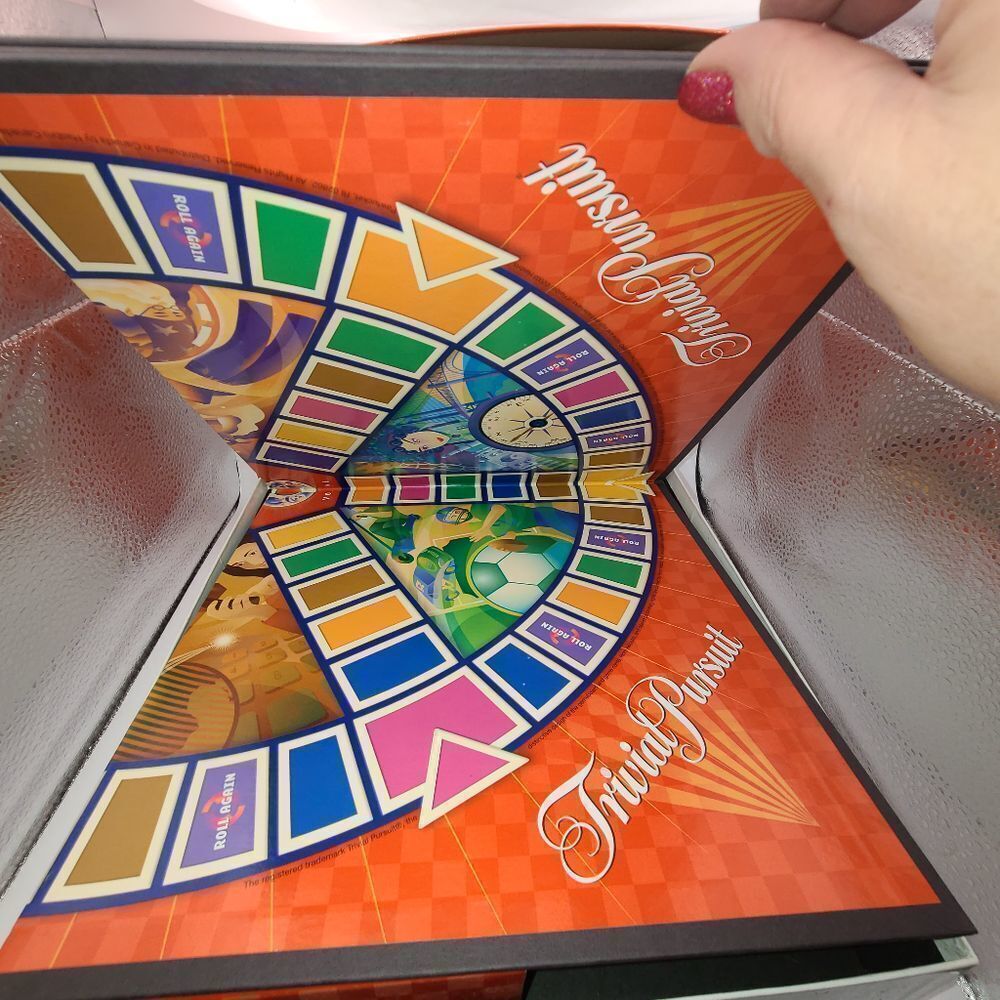 Trivial Pursuit Volume 6 Game‎ - Picture 4 of 5
